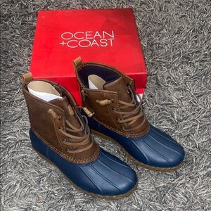 Ocean + Coast Brown and Blue Duck Boots size 4 youth